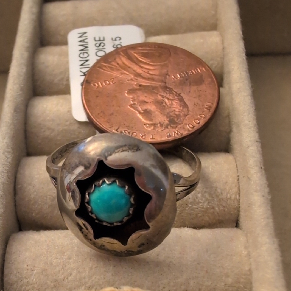 Sterling Silver Ring with Kingman Turquoise Stone - Picture 4 of 5